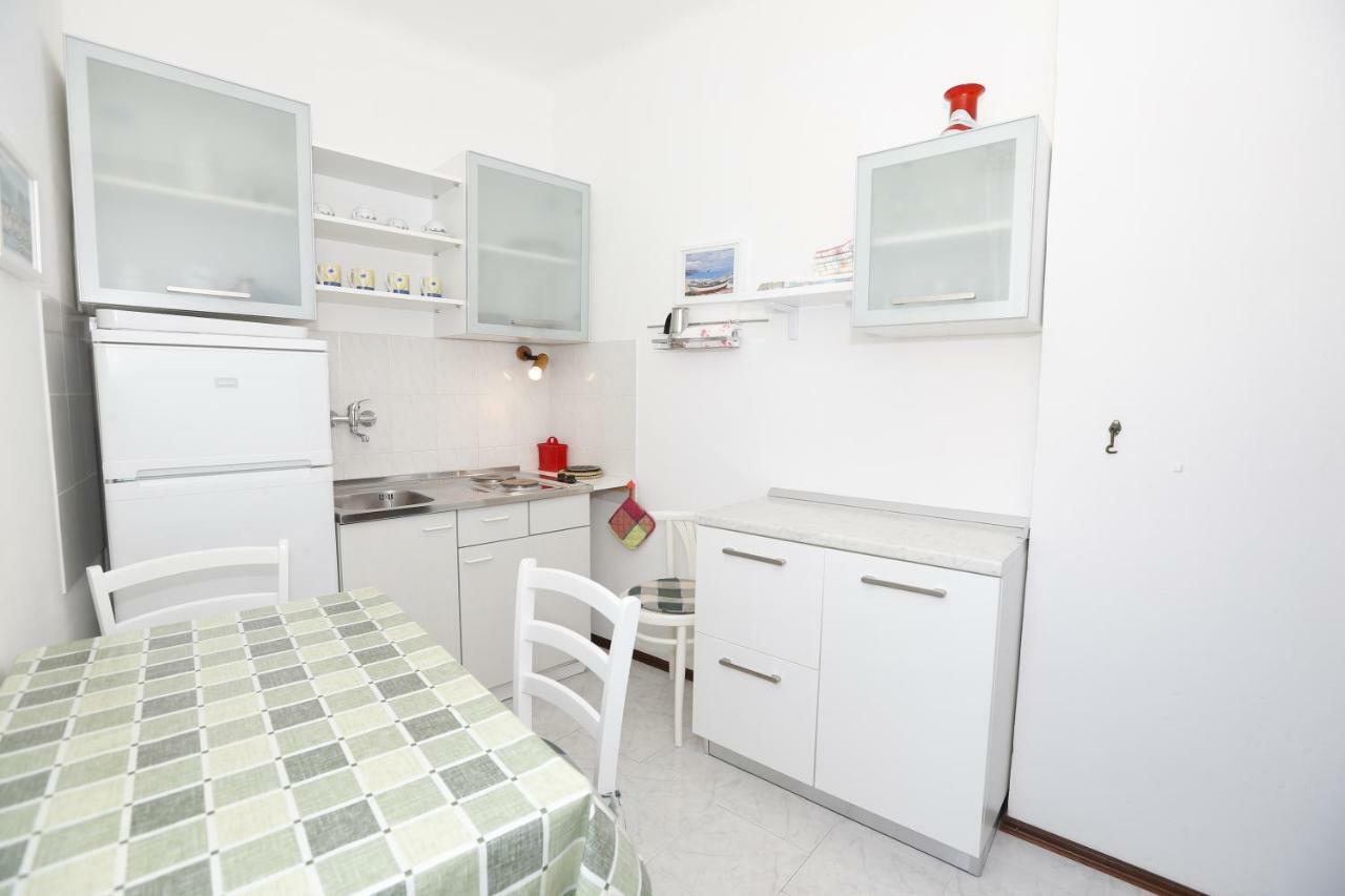 Apartment Luiza With Terrace Baška Exterior foto